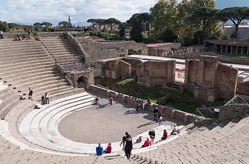 Day trips to Pompeii, Herculaneum, and Mount Vesuvius