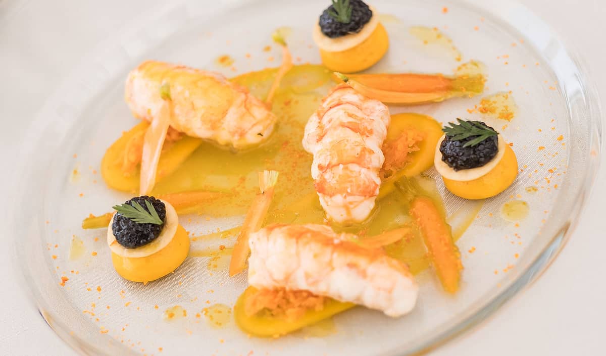 La Sponda restaurant at Le Sirenuse, candlelit dining