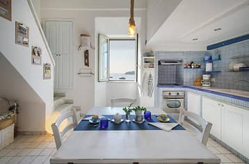 Corricella Sea Window - Gioia Apartments