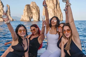 PdG Boat Tours