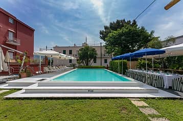 Garum Pool & Restaurant