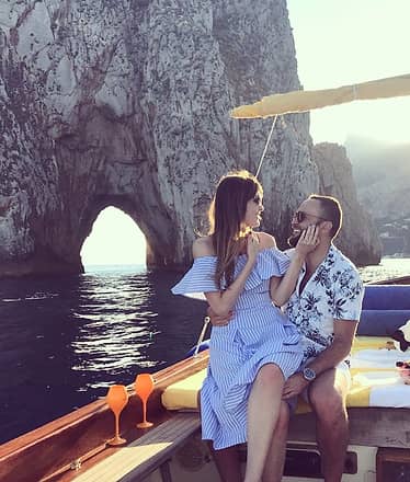 Romantic Capri Sunset Boat Tour for Two with Aperitivo on Board