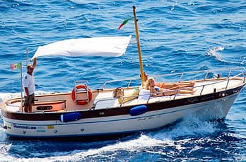 Water taxi dal porto di Capri al Ristorante Il Riccio