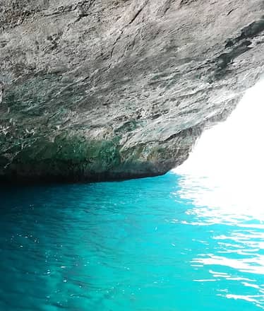 Full-Day Private Boat Tour of Capri by Jeranto 7.50 Gozzo Boat