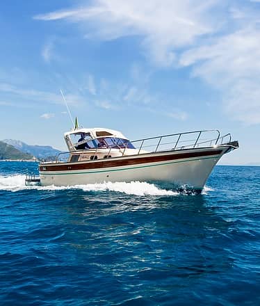 Luxury Boat Tour of Capri by Aprea 32 Gozzo Boat