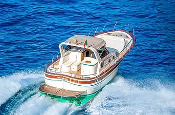 Luxury Boat Tour of Capri by Aprea 32 Gozzo Boat