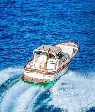 Luxury Boat Tour of Capri by Aprea 32 Gozzo Boat