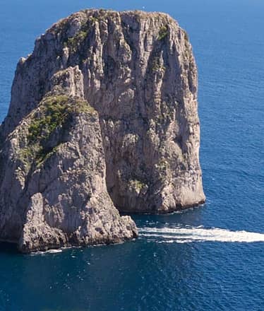 Boat Tour of the Island with the Faraglioni