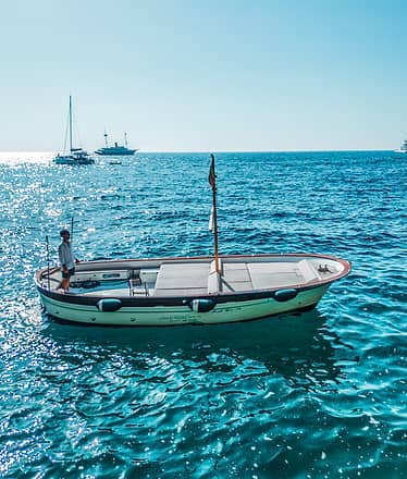 Tour of the Isle of Capri by Private Gozzo Boat