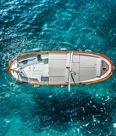 Tour of the Isle of Capri by Private Gozzo Boat