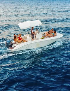 Speedboat tour in Capri