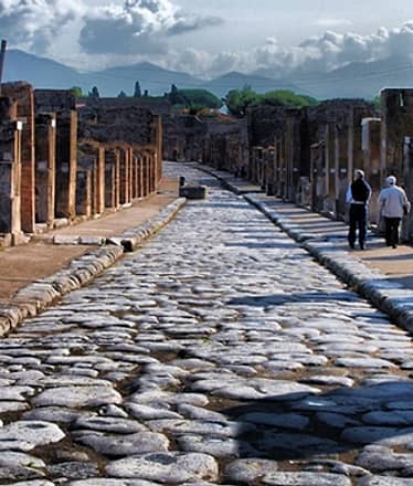 Pompei, Sorrento, and Positano Day Trip from Naples
