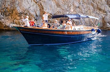 Capri Blue Tour: Experience by Boat from Sorrento