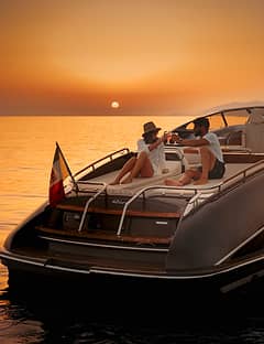 Sunset & Champagne Cruise via Riva 44 Speedboat