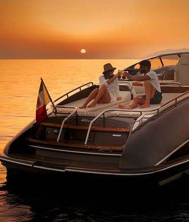 Sunset & Champagne sul Riva 44 | Servizio Deluxe