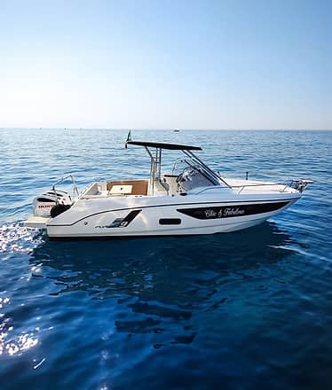 Tour in barca da Amalfi a Capri con aperitivo