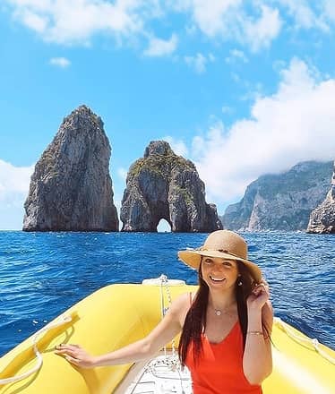 Capri rubber dinghy rental (40 hp, no license required)