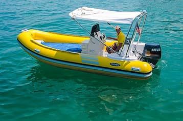 Capri rubber dinghy rental (40 hp, no license required)
