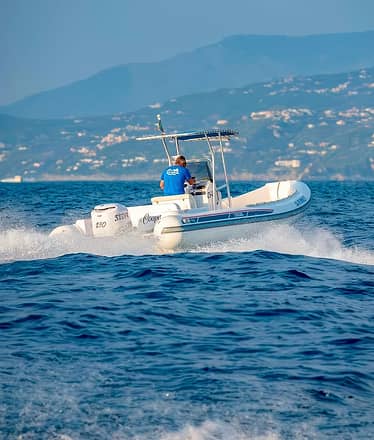 Capri rubber dinghy rental (boating license required)