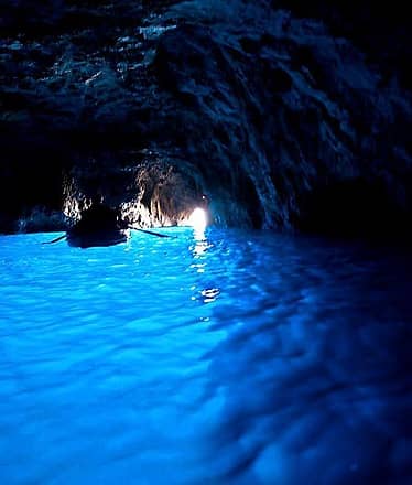 Capri private tour aboard 7.5-meter gozzo boat 