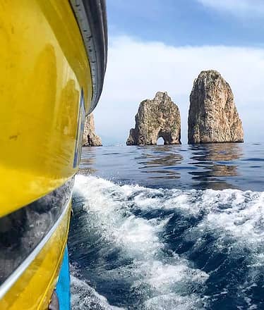 Capri private tour aboard 7.5-meter gozzo boat 