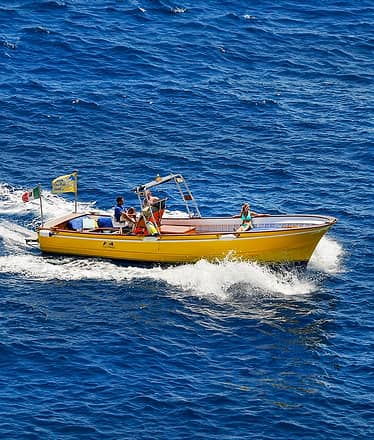 Tour privato di Capri in barca su Lancia da 10 metri