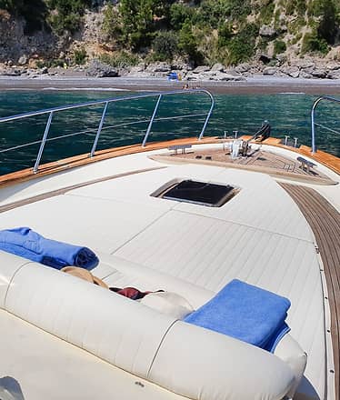 Capri gozzo boat tour on an Aprea Mare 32