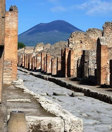 Pompeii+Herculaneum w/Skip-the-Line Tickets and Lunch