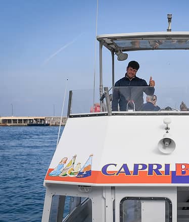 Capri, giro in barca con biglietto a data aperta
