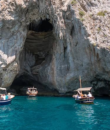 Capri Experience: Tour di 7 ore in barca da Positano alla scoperta dell'Isola Azzurra
