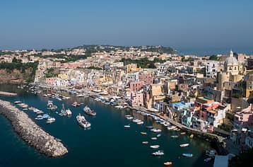 Tour in barca a Ischia e Procida, da Positano