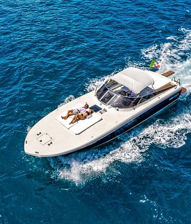 One day experience on the Iconic and Unique Authentic Itama 40