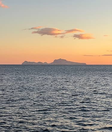 The Golden Hour: private sunset boat tour 