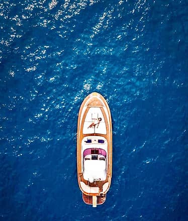 Capri by Sea: Private Tour via a Chic Gozzo Boat