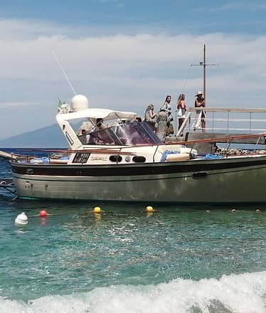 Capri by Sea: Private Tour via a Chic Gozzo Boat