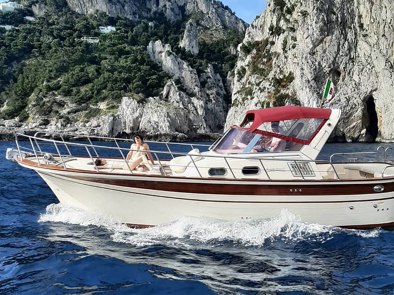 Capri Boat Tour on Board a 32-foot Fratelli Aprea - 2026 - Capri