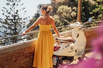 Noleggio Vespa a Positano o Sorrento