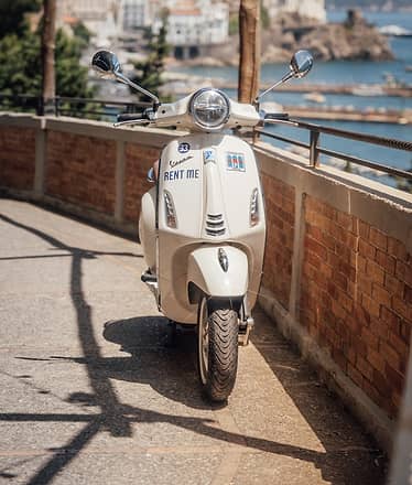 Noleggio Vespa a Positano o Sorrento