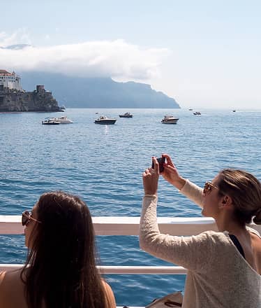 Tour in barca in Costiera Amalfitana da Napoli e dintorni