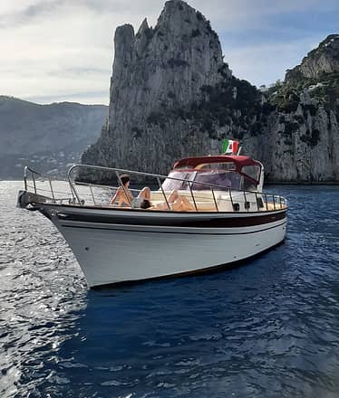 Amalfi Coast Boat Tour with a Fratelli Aprea 32 Gozzo