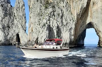 Amalfi Coast Boat Tour with a Fratelli Aprea 32 Gozzo