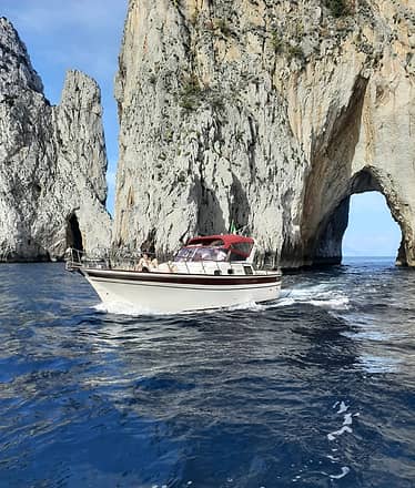 Amalfi Coast Boat Tour with a Fratelli Aprea 32 Gozzo