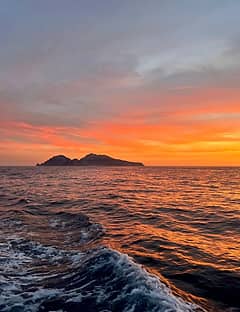 The Golden Hour: Sunset Boat Tour 