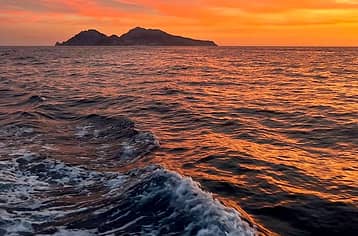 The Golden Hour: Sunset Boat Tour 