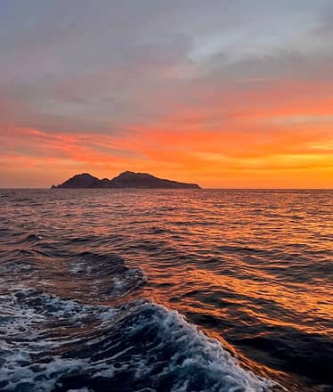 The Golden Hour: Sunset Boat Tour 