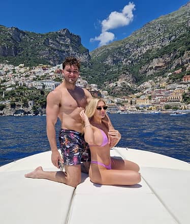 Amalfi Coast Comfort: Private Boat Tour