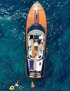 Exclusive Capri Minicruise via Riva 44 Deluxe Motorboat