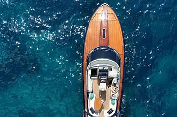 Exclusive Capri Minicruise via Riva 44 Deluxe Motorboat