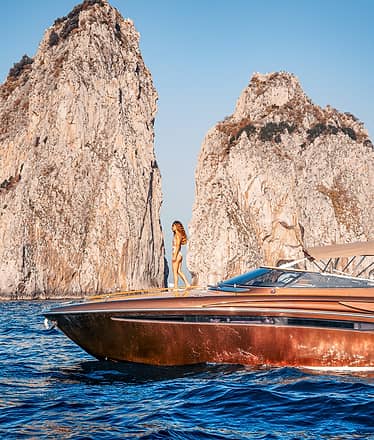 Exclusive Capri Minicruise via Riva 44 Deluxe Motorboat