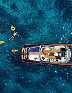 Exclusive Capri Minicruise via Riva 44 Deluxe Motorboat